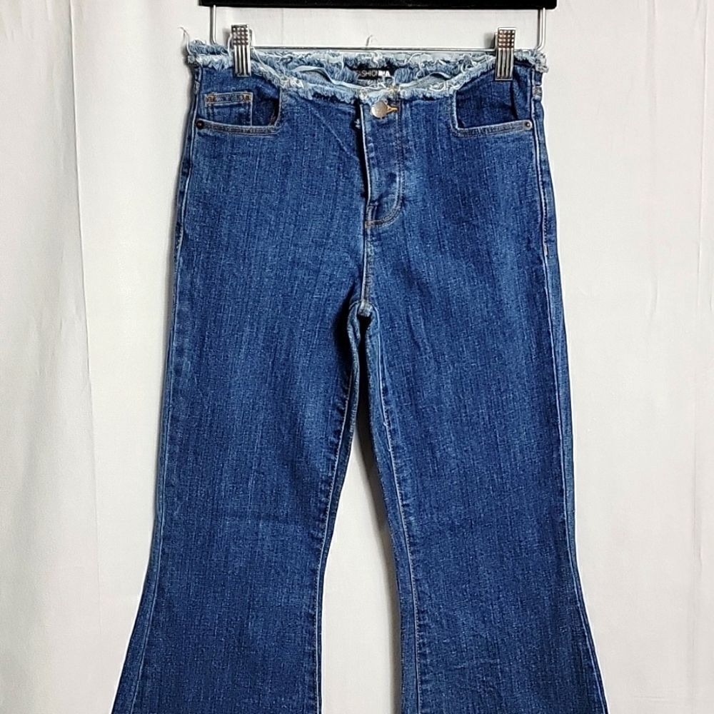 FASHION NOVA.. raw hem waisted jeans.. flare style..